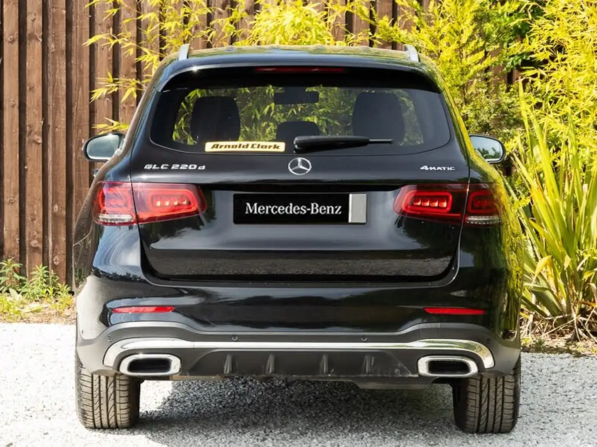 2022-mercedes-benz-glc-class-20d-glc220d-amg-line-195ps-station-wagon-5d-1950cc-4matic-plus-big-17