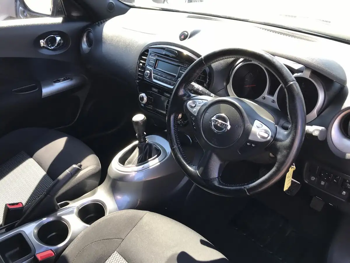 2016-nissan-juke-12-acenta-big-2