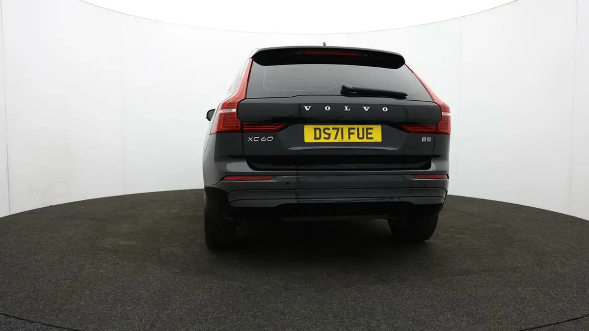2021-volvo-xc60-20-b5-momentum-big-44