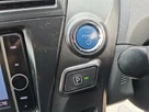 2013-toyota-prius-small-37