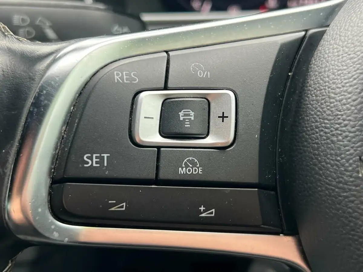 2018-volkswagen-golf-20tdi-gtd-hatchback-5d-big-53