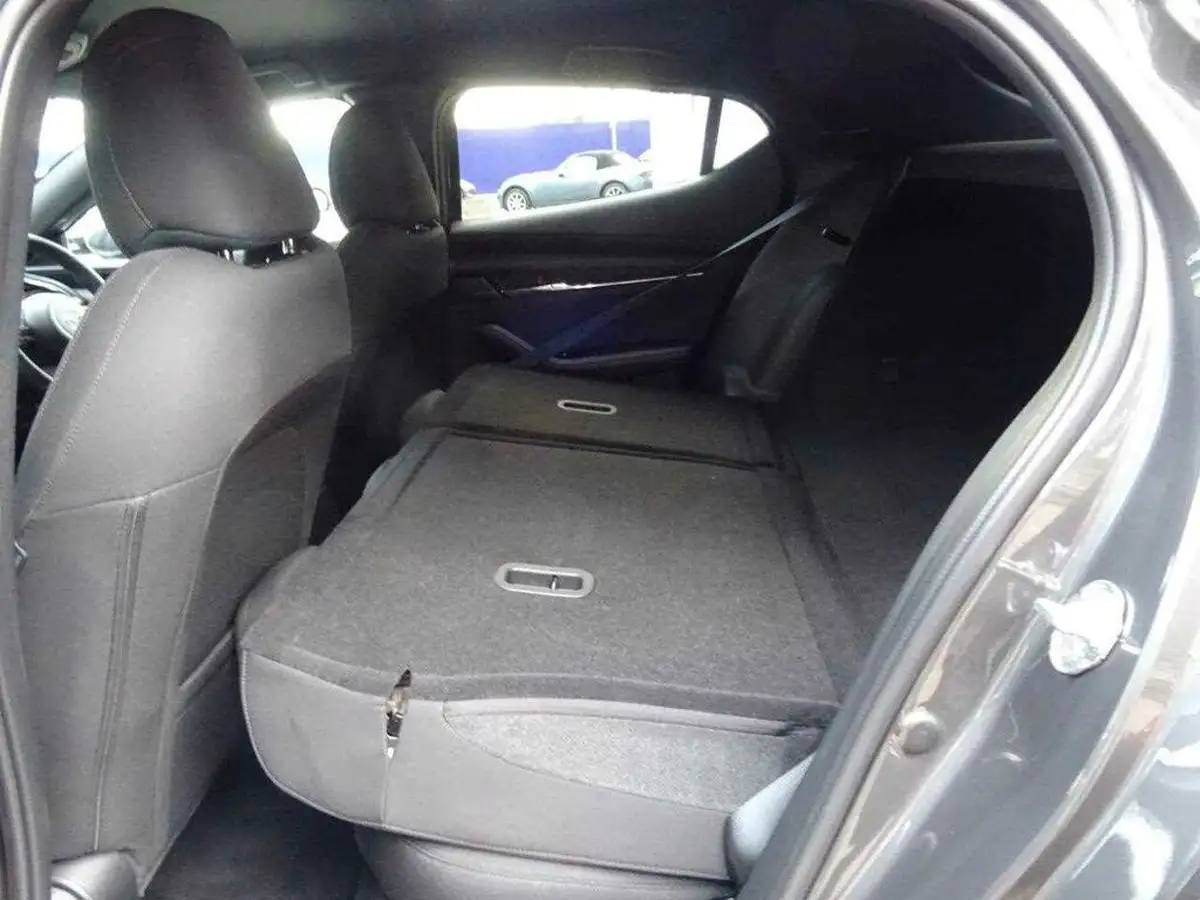 2025-mazda-mazda3-25-e-skyactiv-g-exclusive-line-big-29
