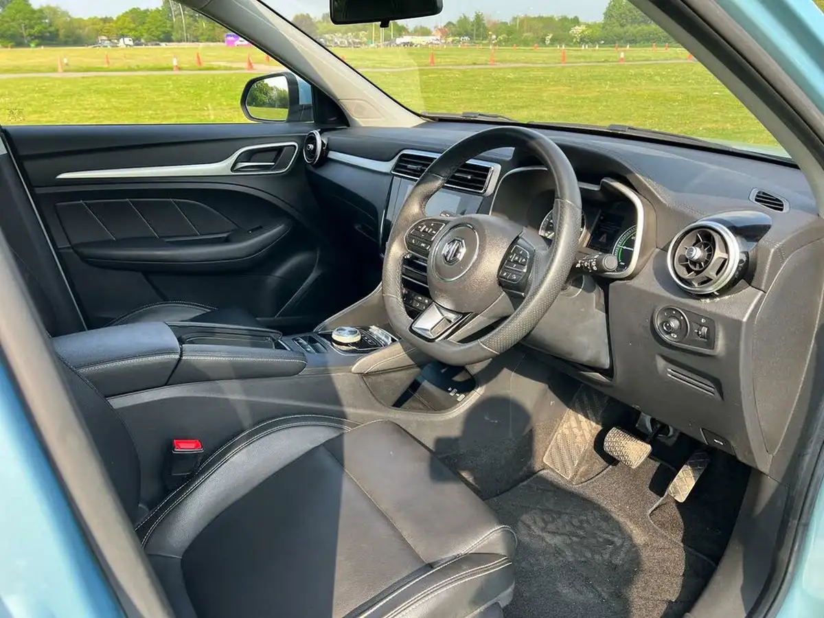 2021-mg-zs-suv-e-exclusive-ev-big-9