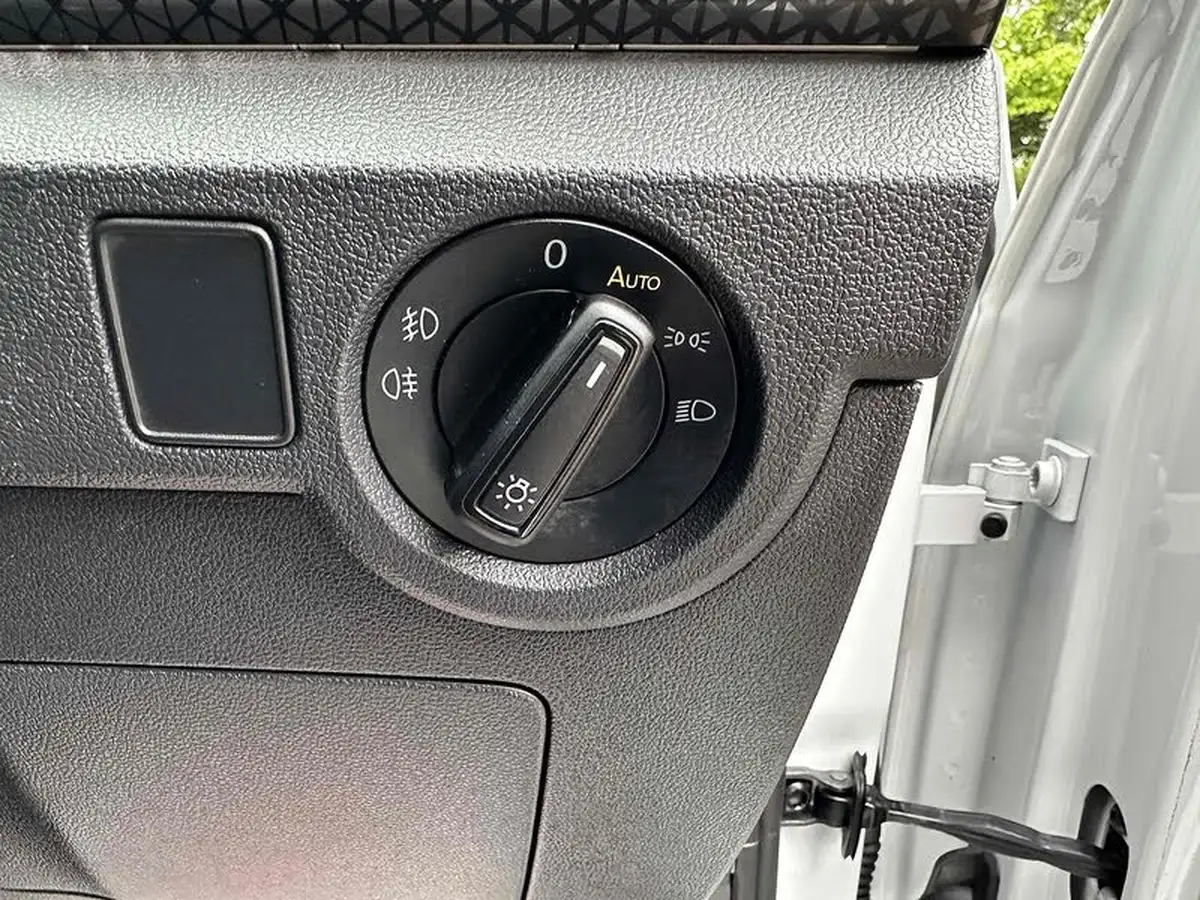 2022-volkswagen-t-cross-10-tsi-sel-big-36