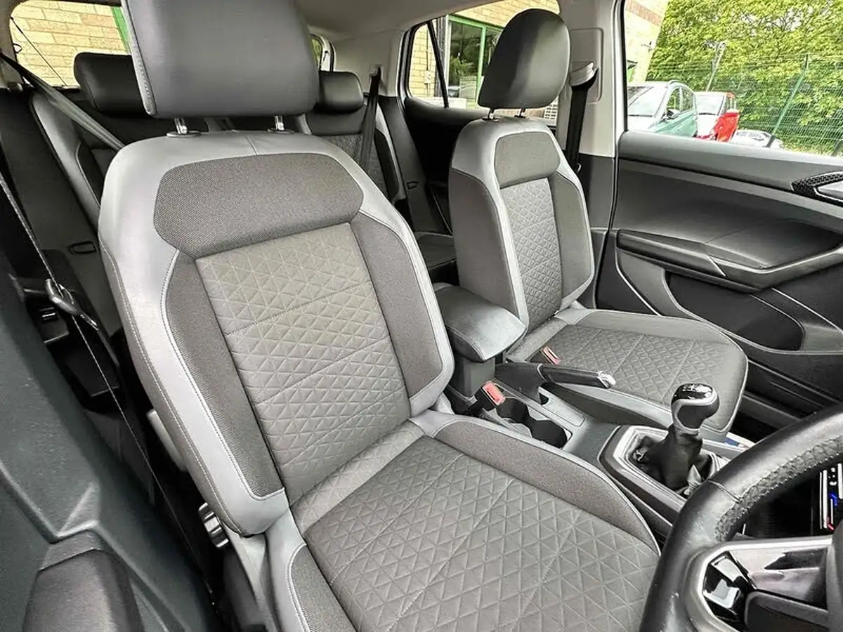 2022-volkswagen-t-cross-10-tsi-sel-big-32