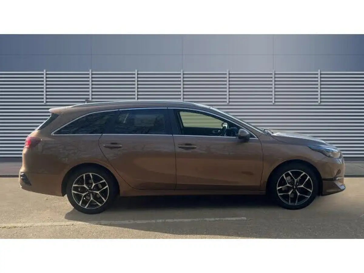 2022-kia-ceed-15-t-gdi-3-sportswagon-big-4