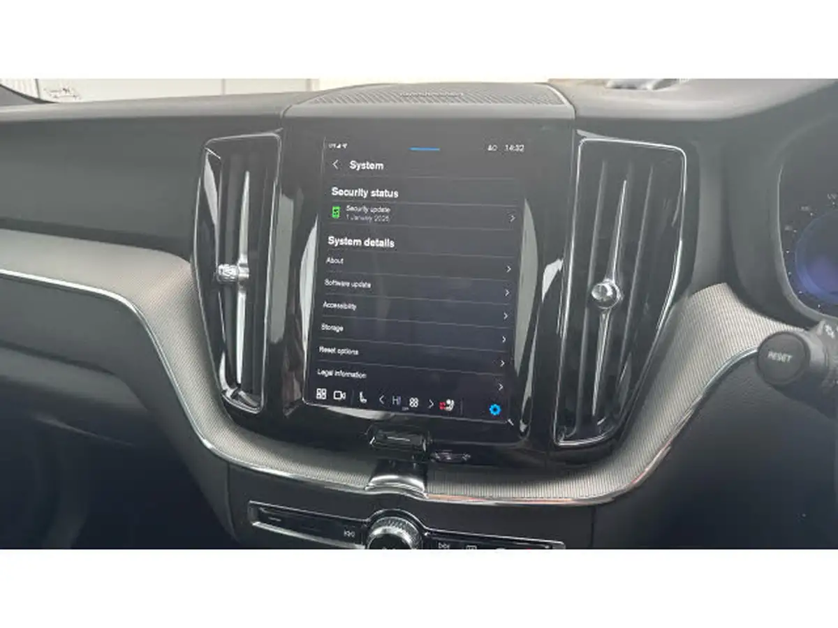 2024-volvo-xc60-20-b5-plus-big-44