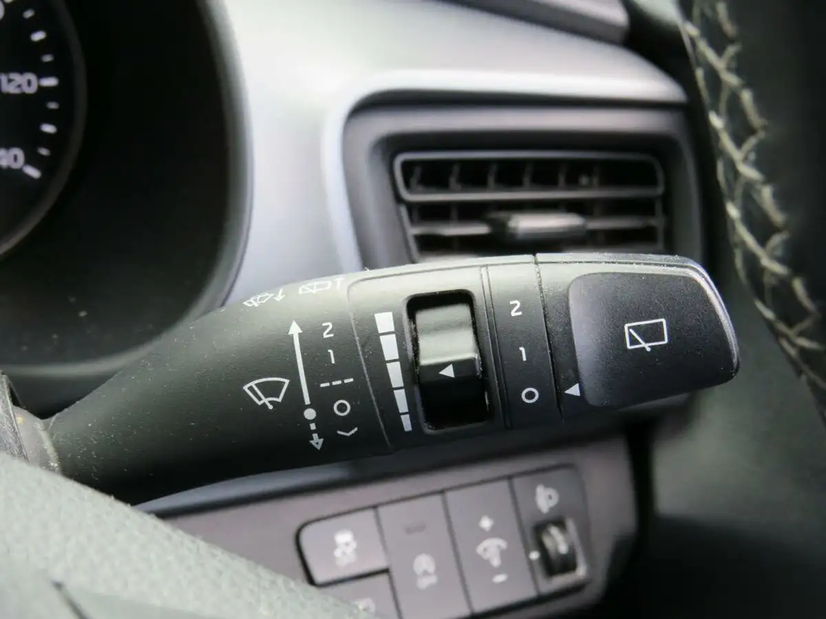 2020-kia-stonic-10-t-gdi-2-99bhp-big-23