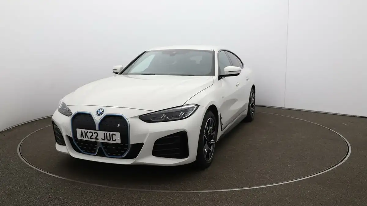 2022-bmw-i4-e-edrive40-m-sport-big-32