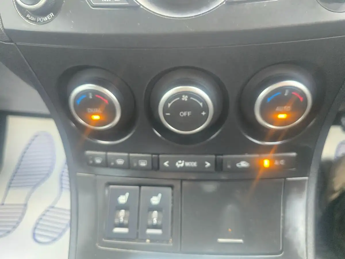 2012-mazda-mazda3-16-sport-big-9