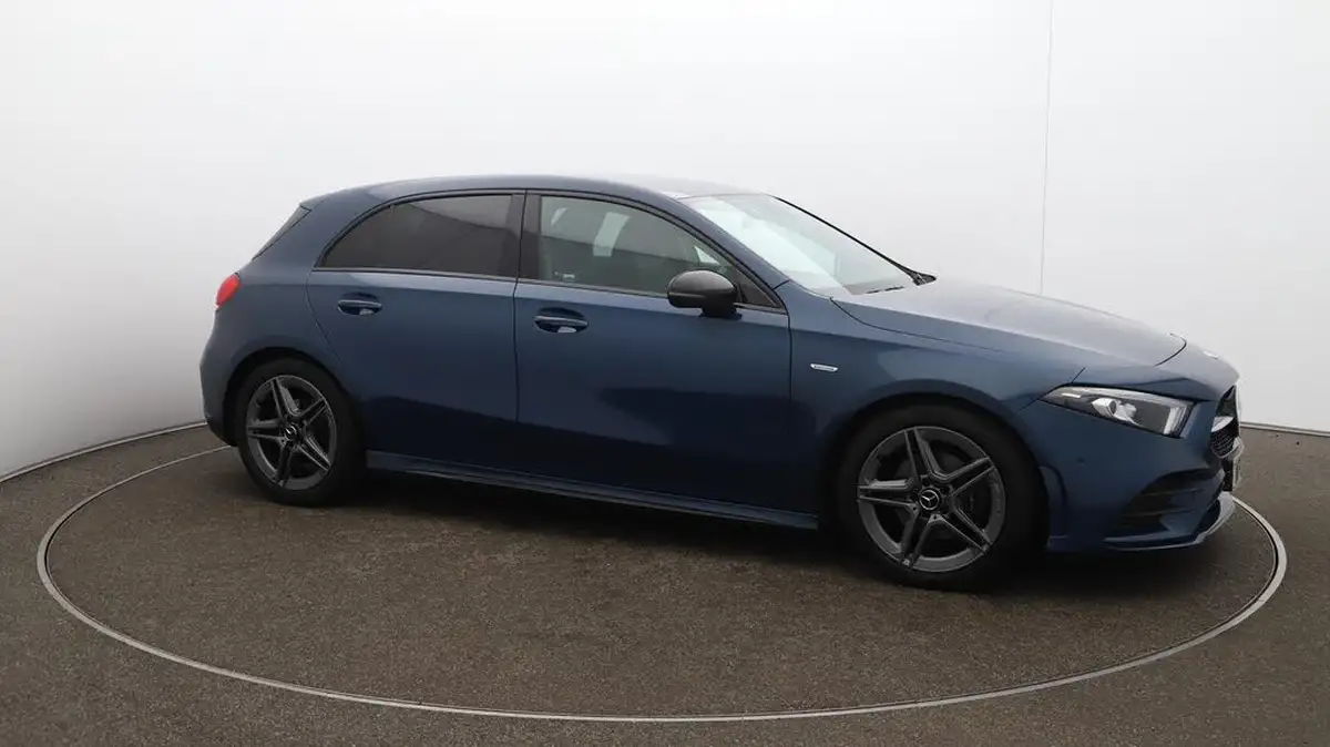 2022-mercedes-benz-a-class-13-a200-amg-line-edition-executive-hatchback-5d-big-48