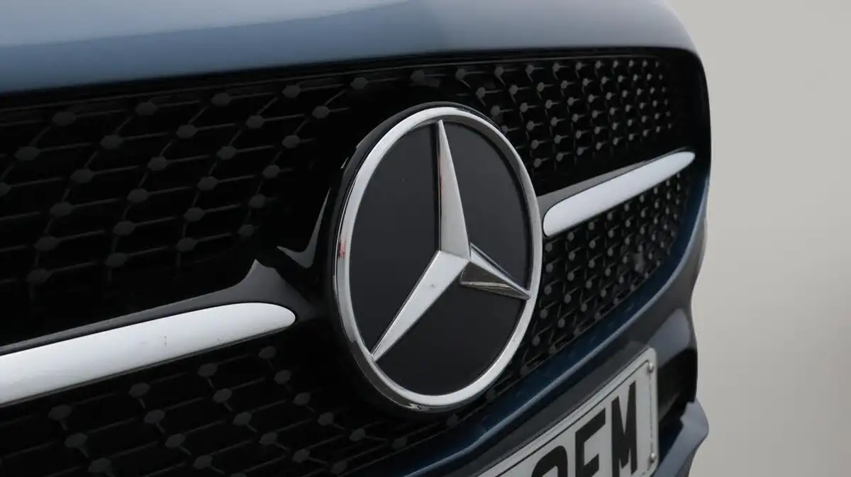 2022-mercedes-benz-a-class-13-a200-amg-line-edition-executive-hatchback-5d-big-24