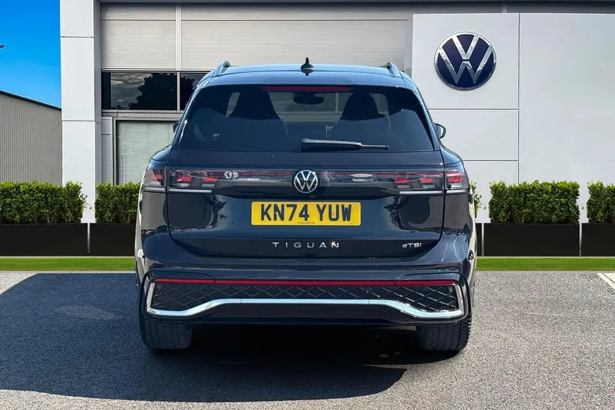 2024-volkswagen-tiguan-15-etsi-r-line-big-3
