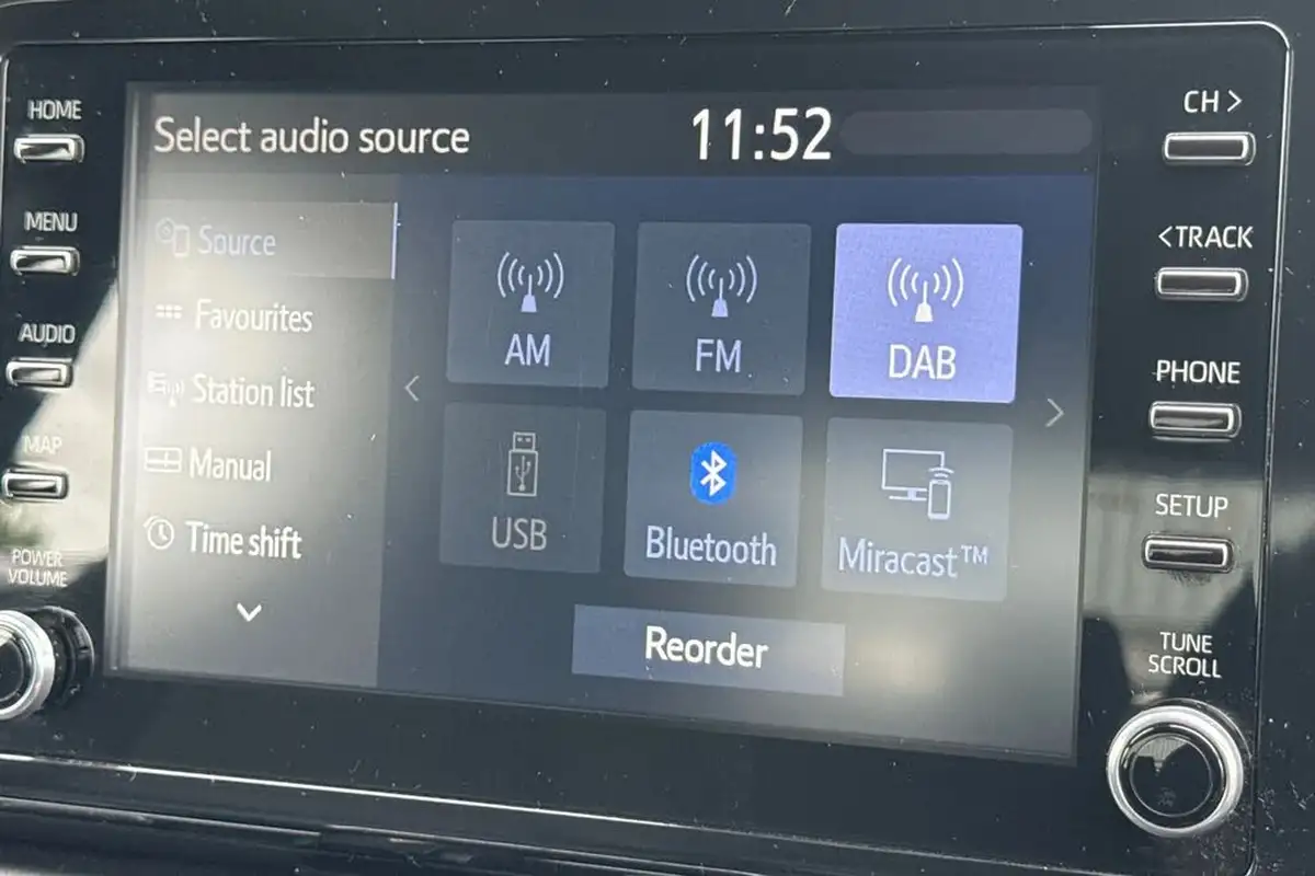 2021-toyota-c-hr-18-vvt-i-icon-big-36