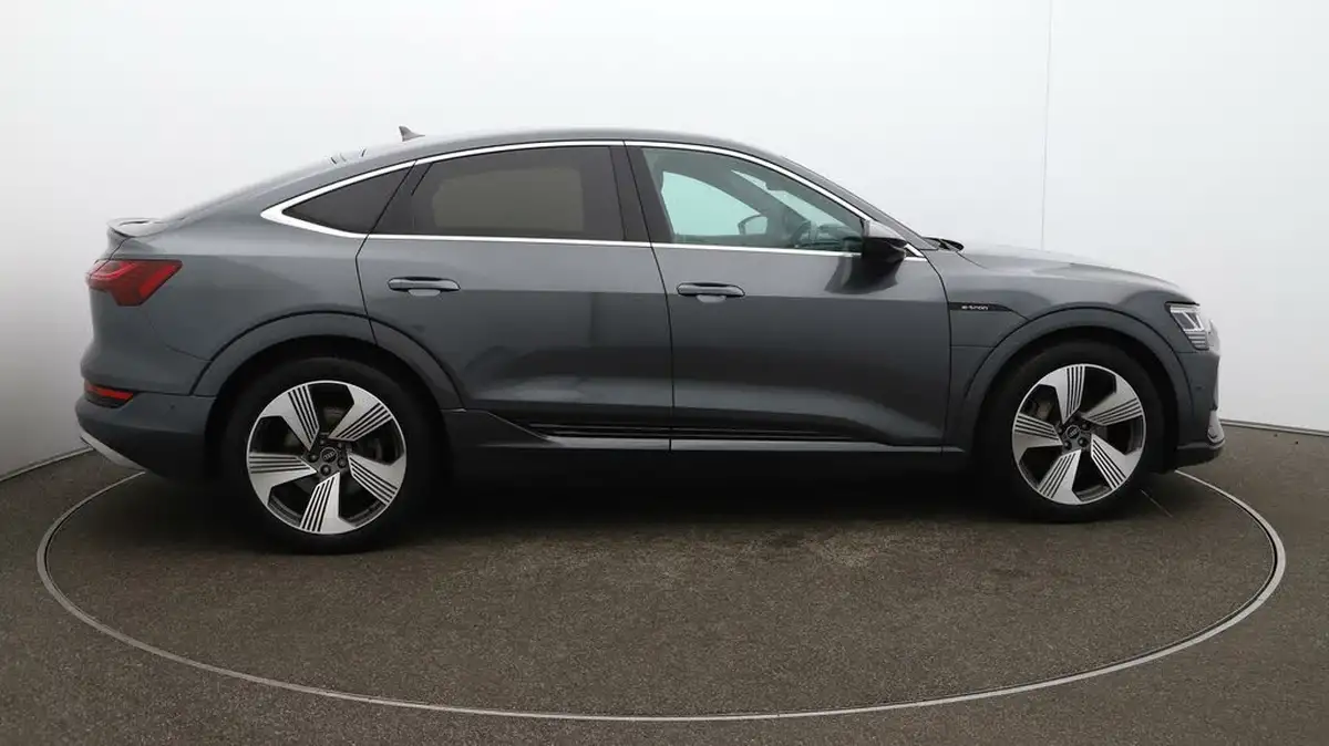 2021-audi-e-tron-55e-s-line-sportback-big-52