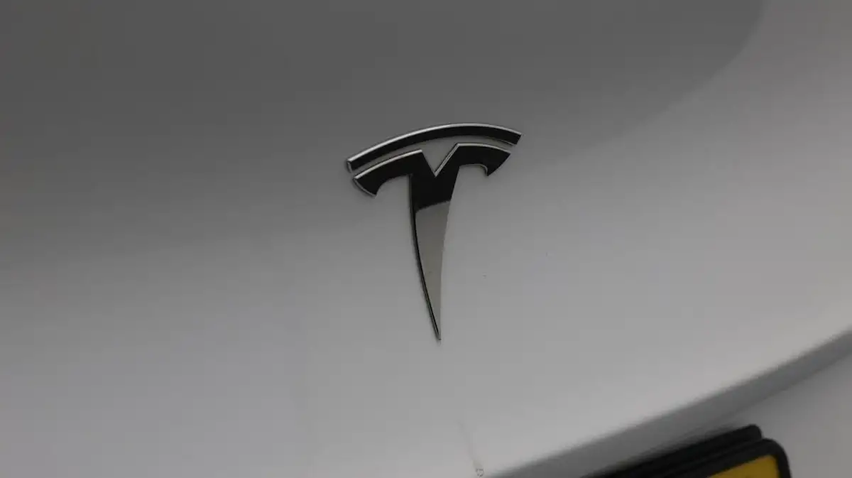 2023-tesla-model-y-e-rwd-big-20