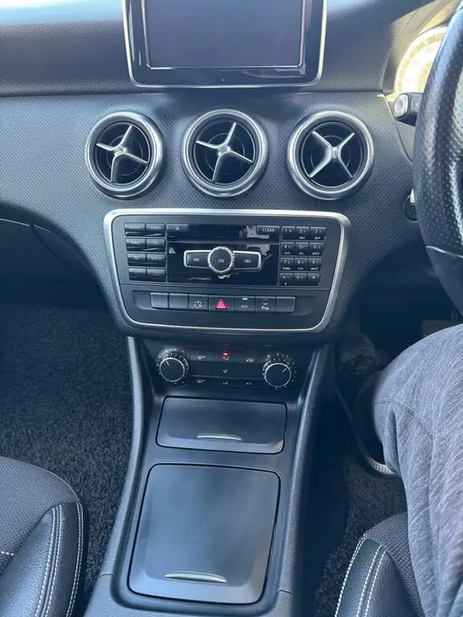 2014-mercedes-benz-a-class-big-35