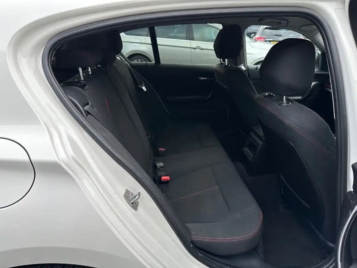 2014-bmw-1-series-20td-116d-sport-116bhp-ss-sports-hatch-5d-big-17