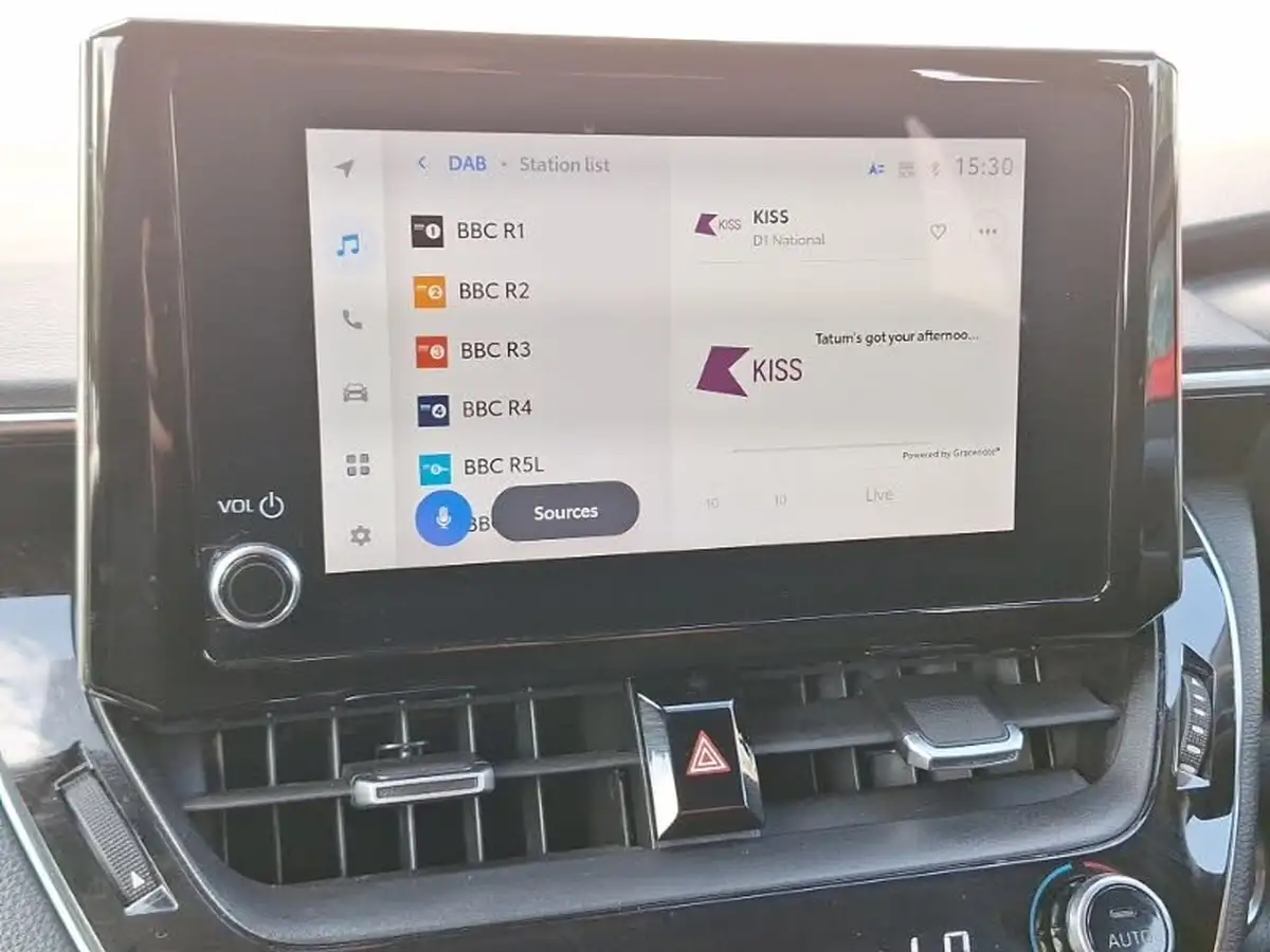 2022-toyota-corolla-20-vvt-i-icon-tech-hatchback-big-9