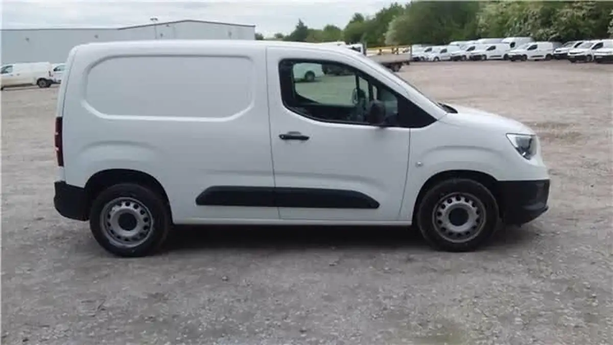 2021-vauxhall-combo-15cdti-dynamic-2300-100pseu6dt-l1h1-panel-big-7