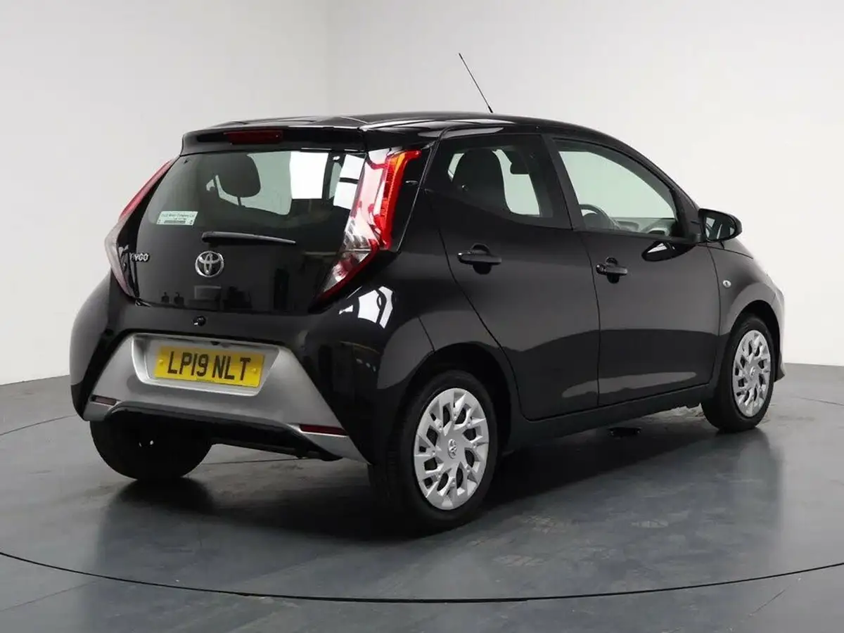 2019-toyota-aygo-10-vvt-i-x-play-tss-big-11