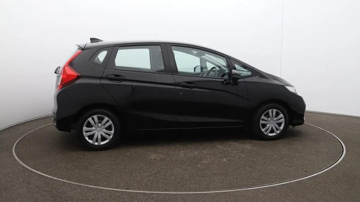 2019-honda-jazz-13-i-vtec-s-big-47