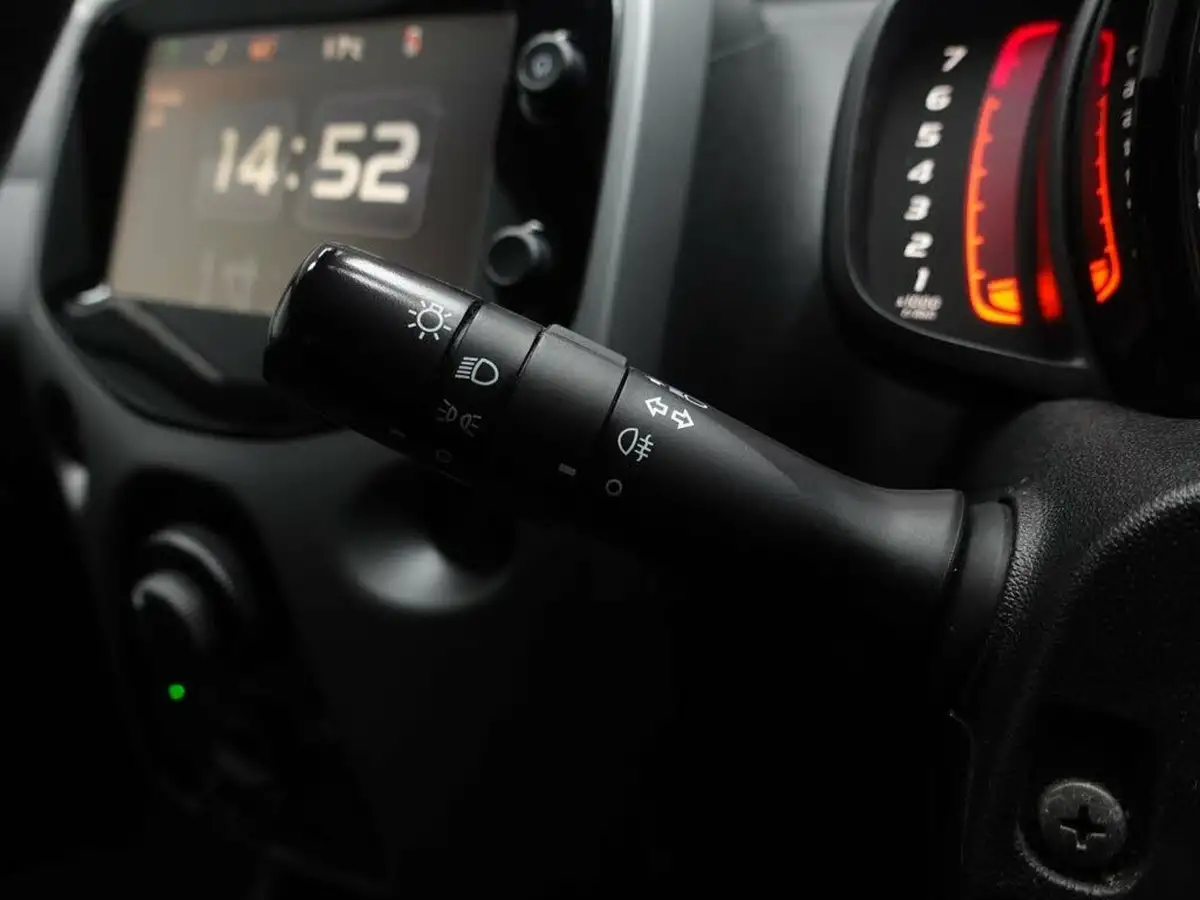2019-toyota-aygo-10-vvt-i-x-play-tss-big-35