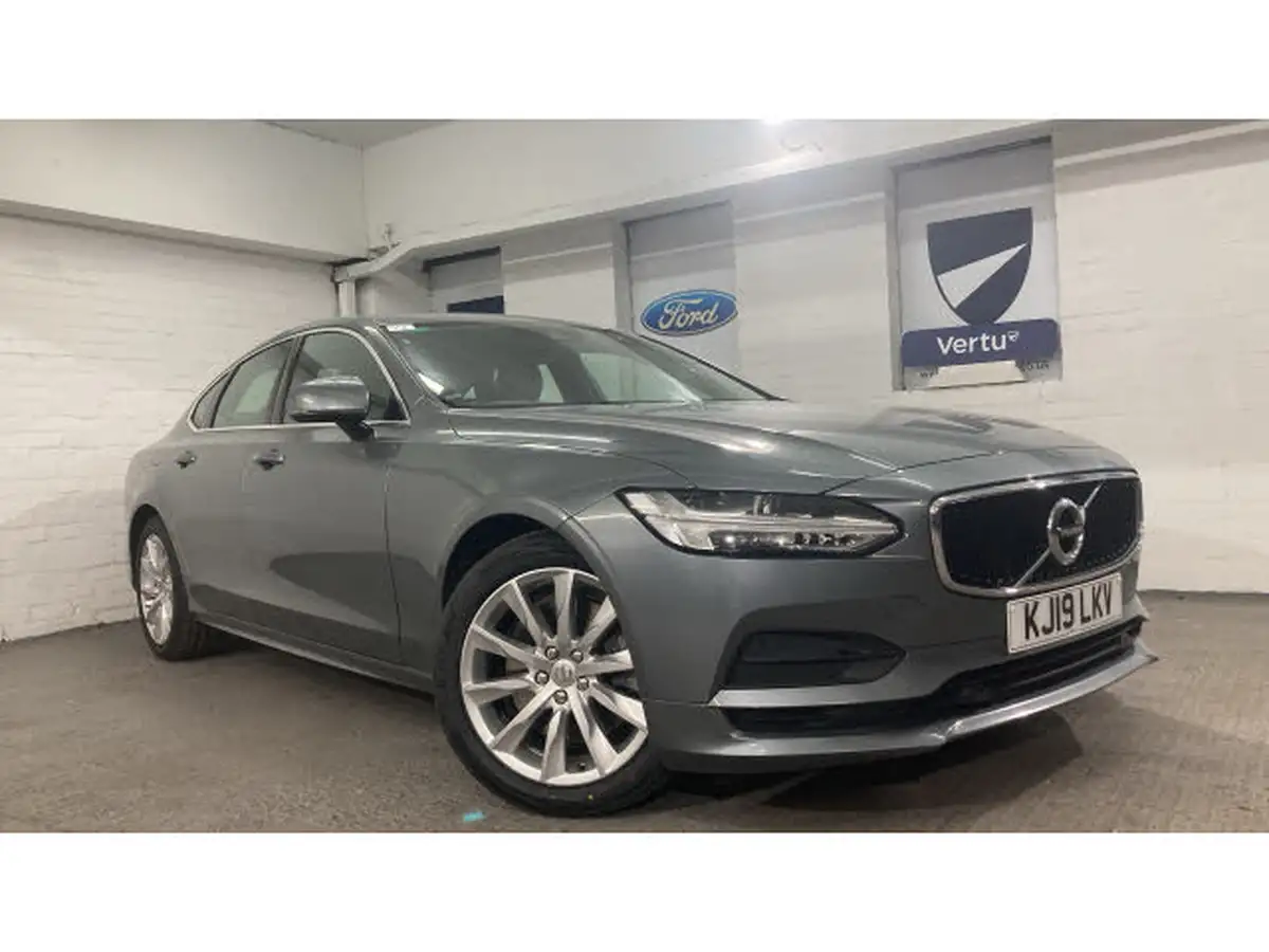2019-volvo-s90-20-t4-momentum-big-30