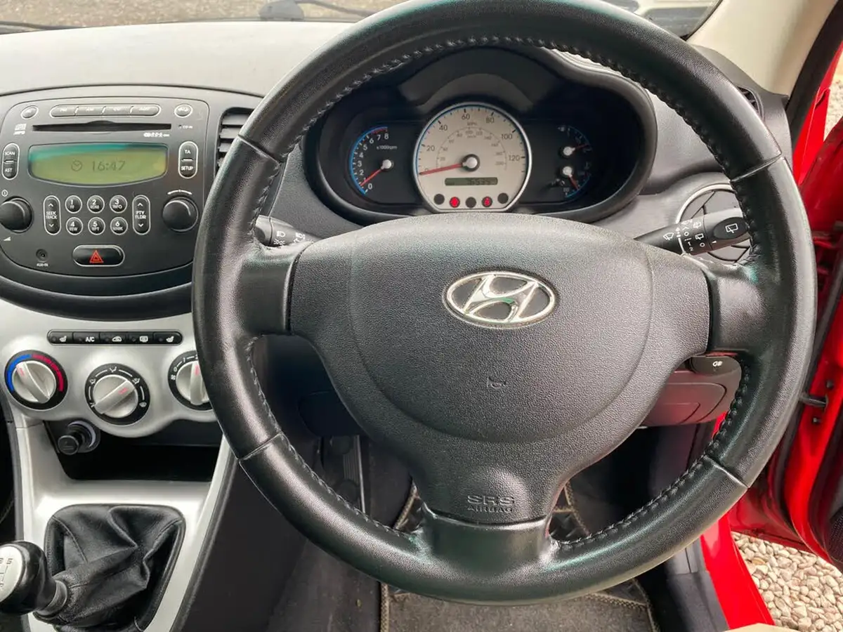 2010-hyundai-i10-12-style-big-36