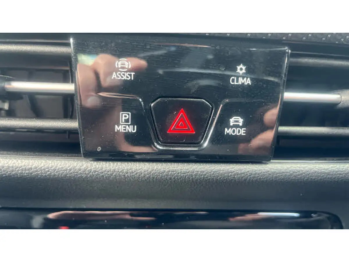 2023-volkswagen-golf-15-etsi-r-line-hatchback-big-27