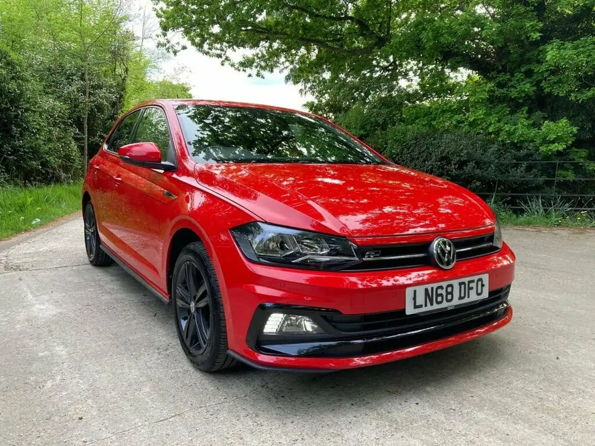 2018-volkswagen-polo-10-tsi-r-line-95ps-5d-big-3