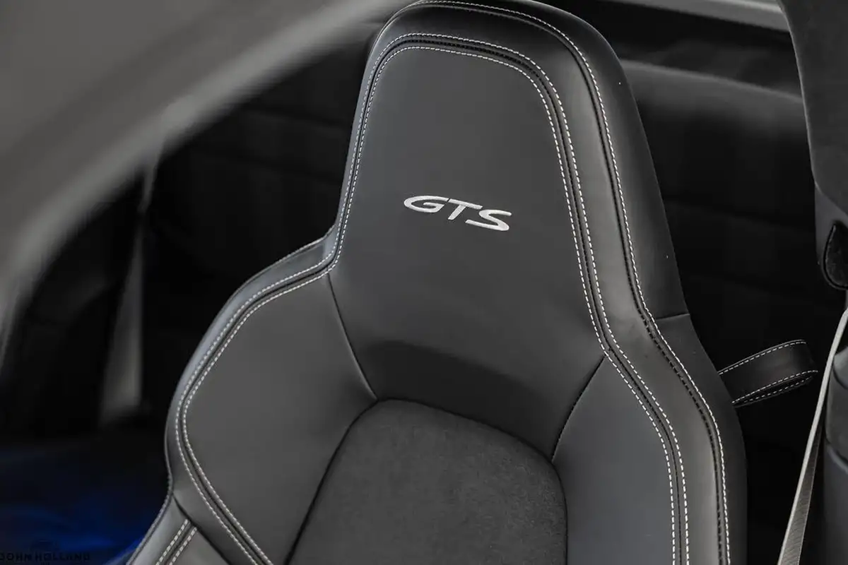 2022-porsche-911-30-targa-4-gts-pdk-big-17