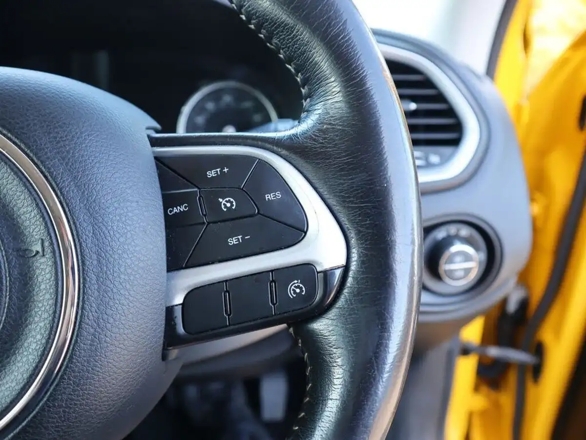 2015-jeep-renegade-20td-limited-auto-big-35