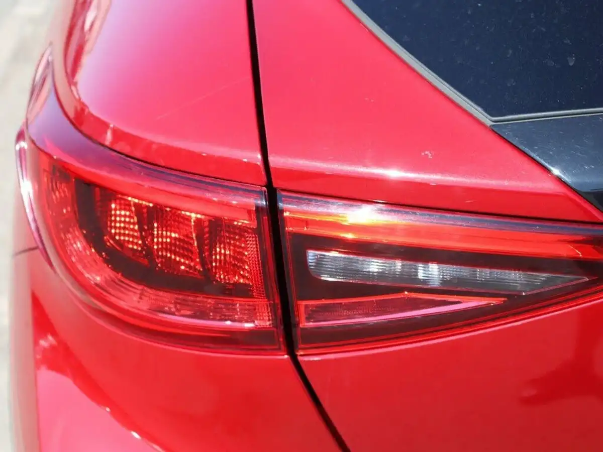 2019-infiniti-q30-16-luxe-156ps-city-black-dct-big-17