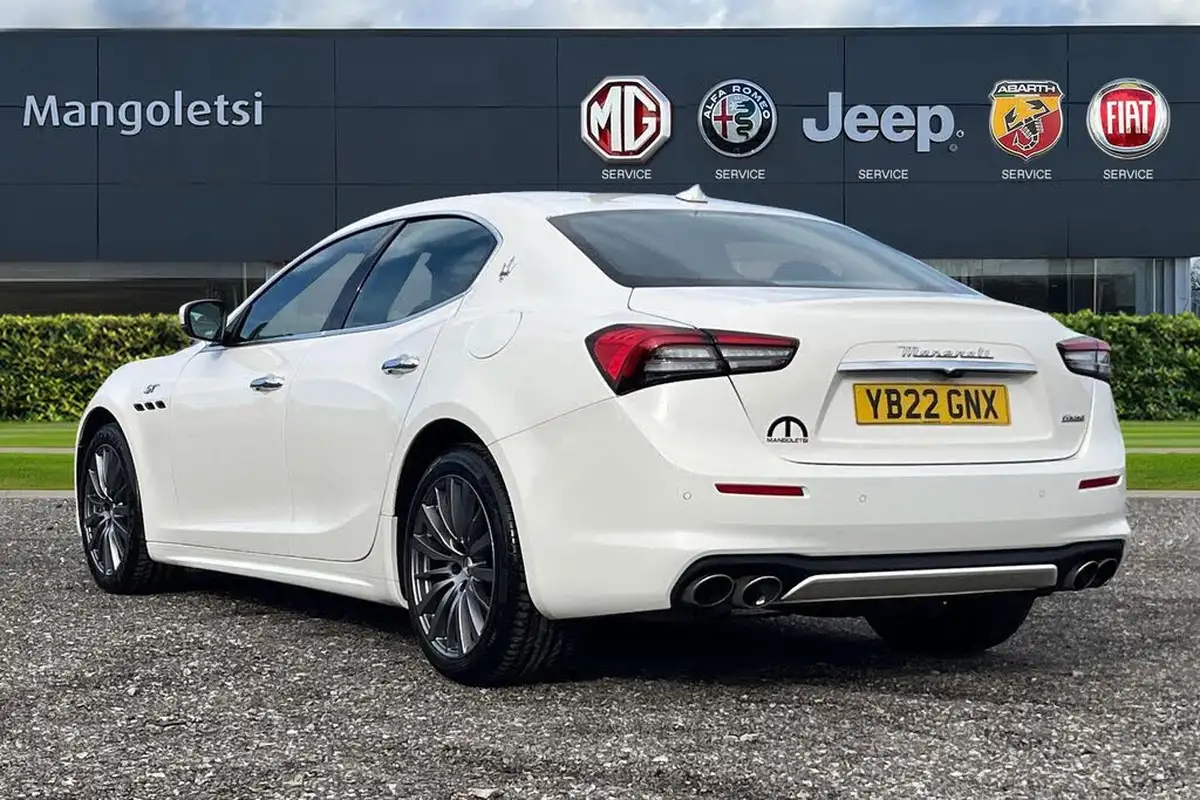2022-maserati-ghibli-20-gt-1995cc-big-2