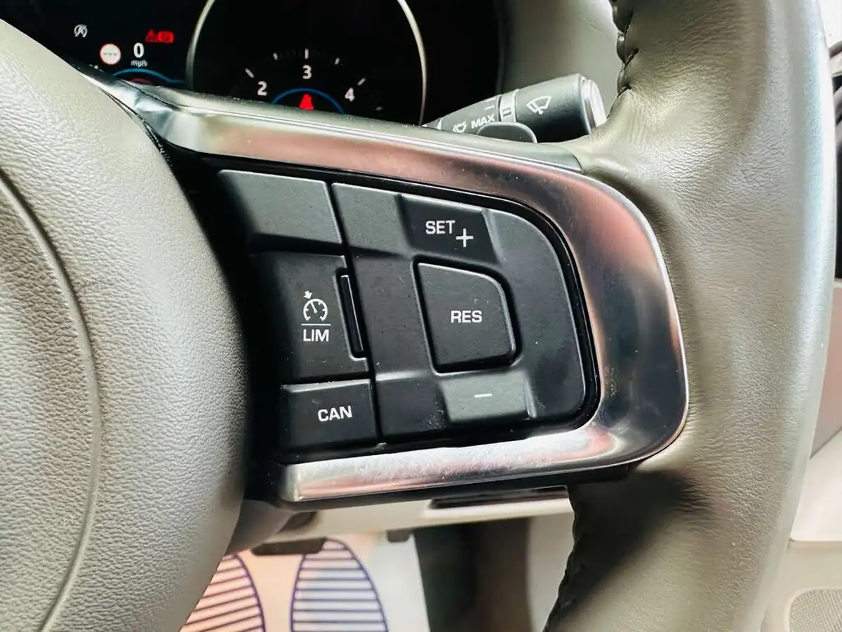 2018-jaguar-xf-20td-portfolio-240ps-awd-saloon-4d-1998cc-auto-big-21
