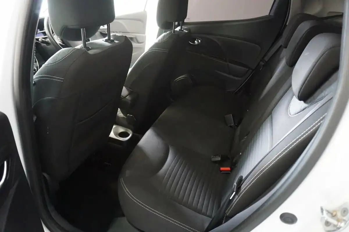 2014-renault-clio-15dci-dynamique-s-medianav-edc-auto-big-17