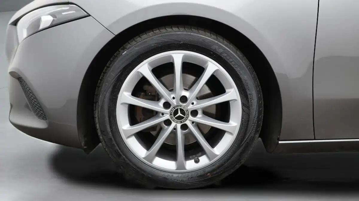 2019-mercedes-benz-a-class-15d-a180d-sport-hatchback-5d-7g-dct-big-18