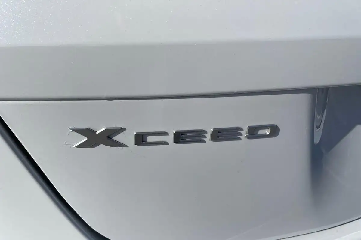 2024-kia-xceed-15-t-gdi-gt-line-s-138bhp-dct-big-25