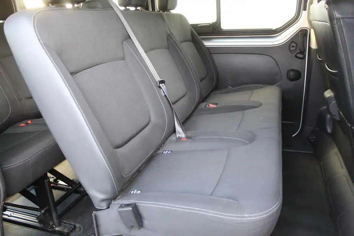 2020-renault-trafic-passenger-20dci-ll30-170-sport-nav-big-19