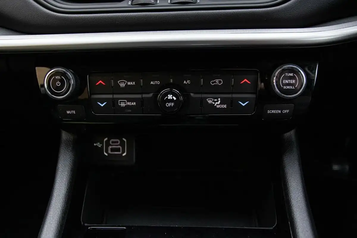 2021-jeep-compass-13-gse-limited-big-31