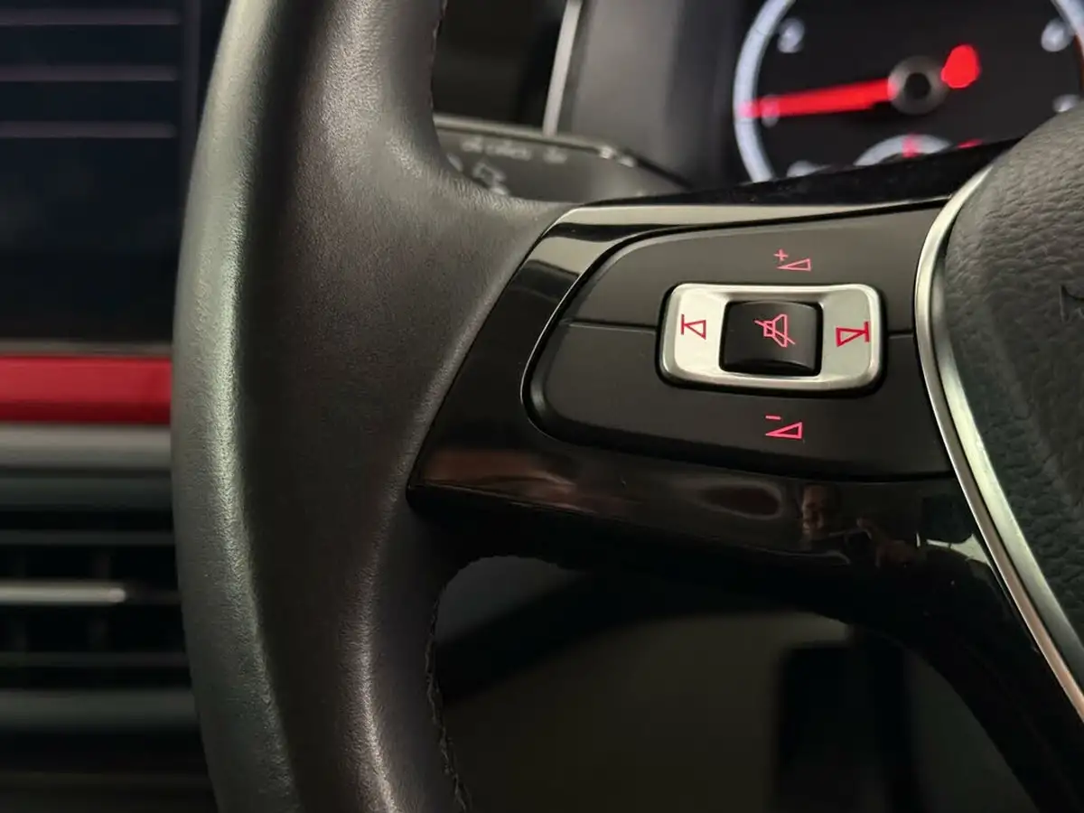 2020-volkswagen-polo-10-beats-80ps-big-19