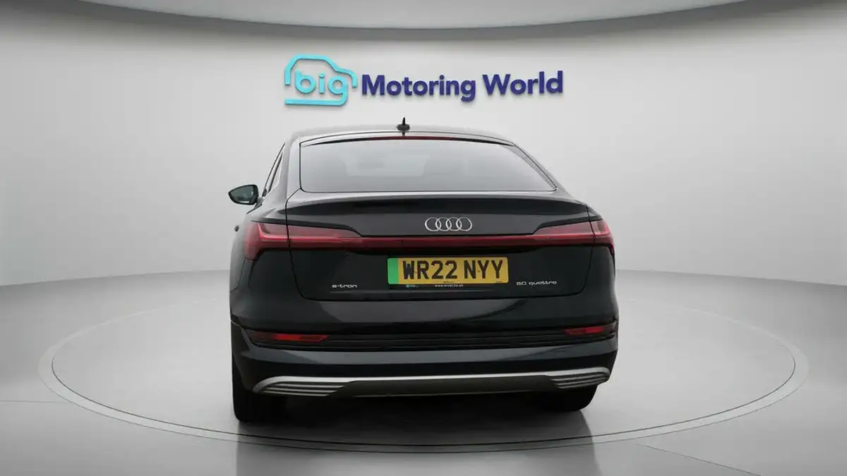 2022-audi-e-tron-50e-technik-sportback-big-6