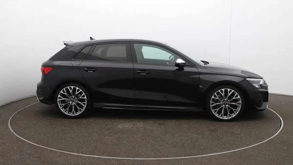 2022-audi-rs3-25-tfsi-sportback-5d-big-52
