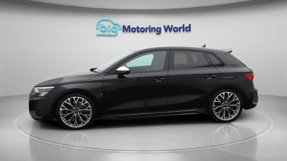 2022-audi-rs3-25-tfsi-sportback-5d-big-4