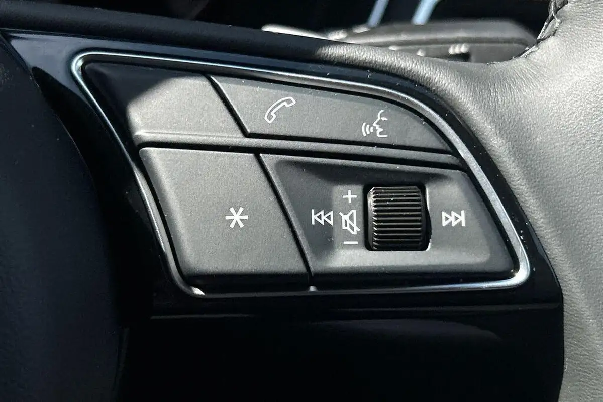 2024-audi-a5-20-35-tfsi-sportback-5d-big-36