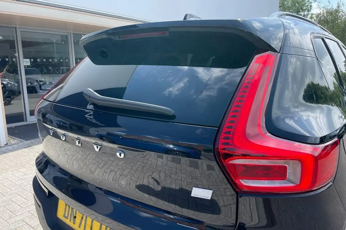 2021-volvo-xc40-15-t5-r-design-pro-258bhp-big-14