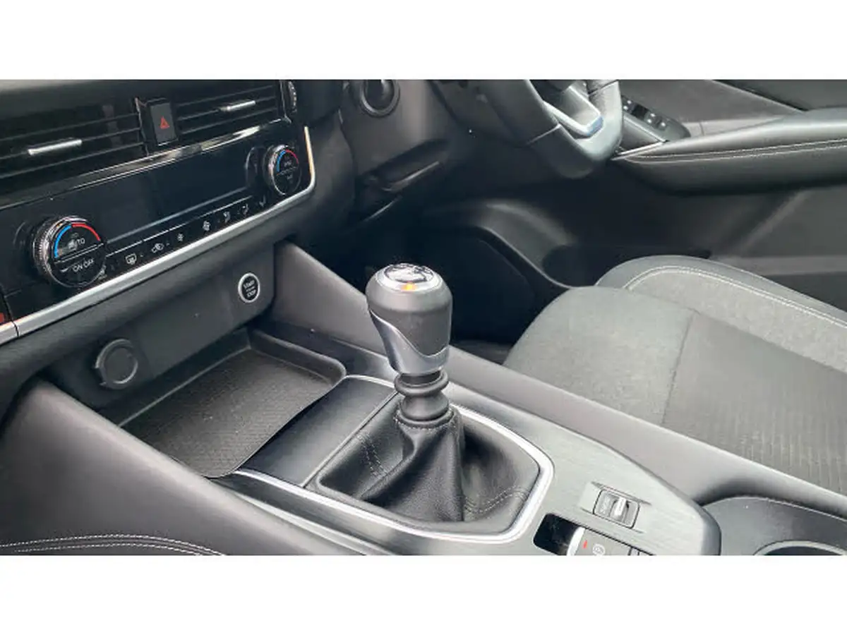 2022-nissan-qashqai-13-dig-t-n-connecta-140ps-big-12