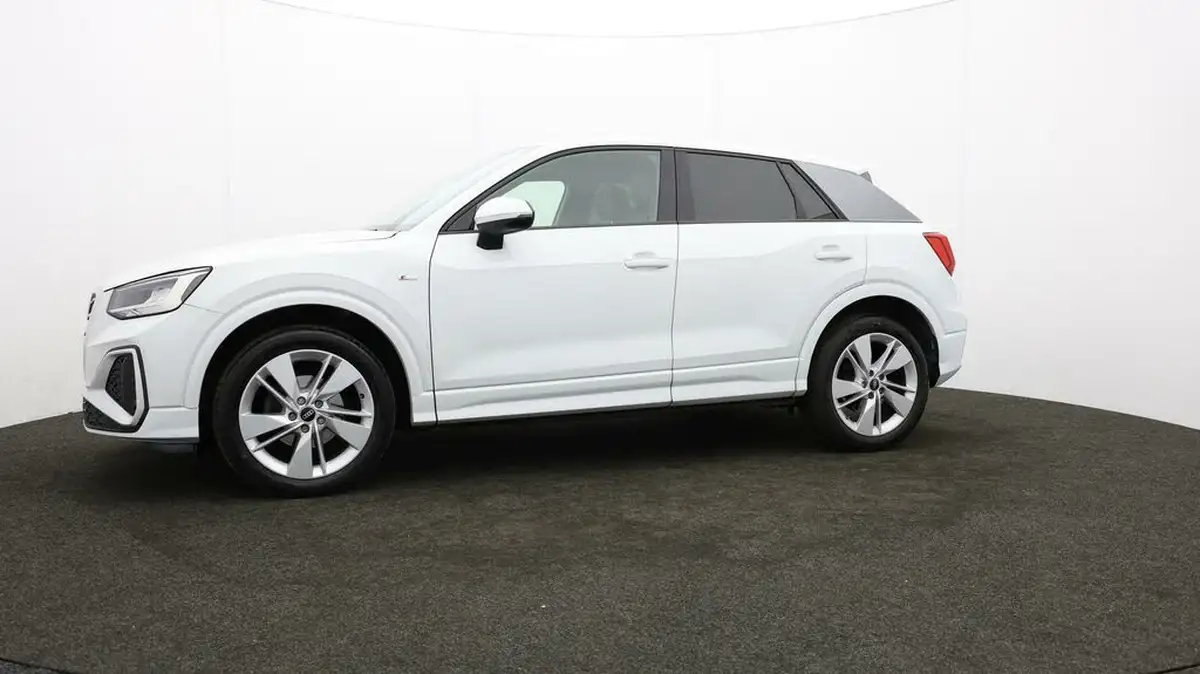 2021-audi-q2-10-30-tfsi-s-line-big-64