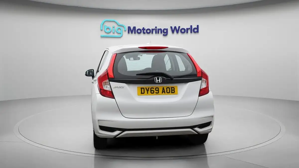 2019-honda-jazz-13-i-vtec-s-big-6